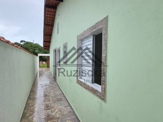 CASA COM PISCINA para Venda em Itanhaém - 4