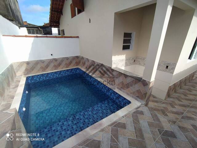 CASA COM PISCINA para Venda em Mongaguá - 3