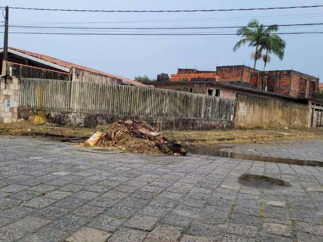 #CA649 - CASA COM PISCINA para Venda em Itanhaém - SP