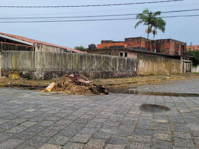 #CA649 - CASA COM PISCINA para Venda em Itanhaém - SP