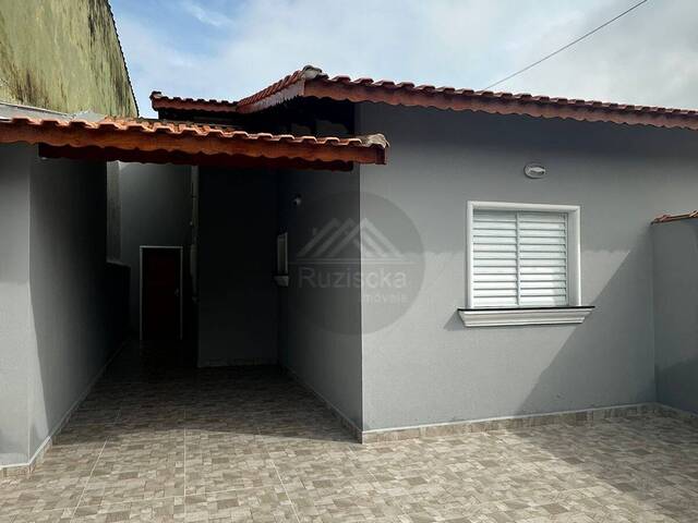 CASA COM PISCINA para Venda em Mongaguá - 5