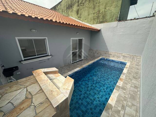 CASA COM PISCINA para Venda em Mongaguá - 3