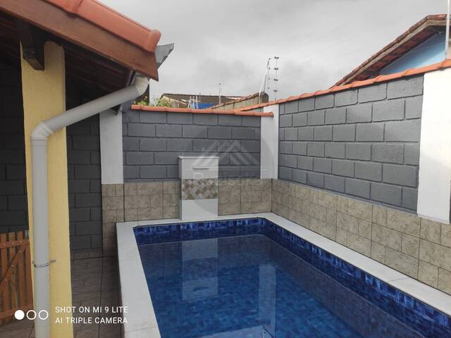 #CA747 - CASA COM PISCINA para Venda em Itanhaém - SP