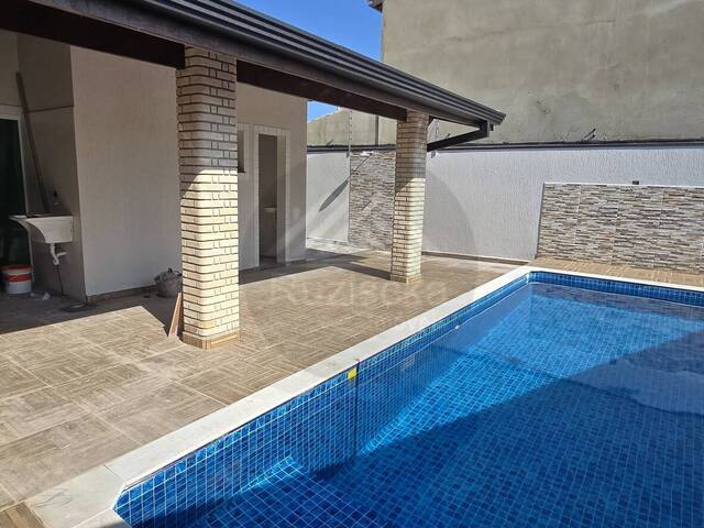 CASA COM PISCINA para Venda em Itanhaém - 4