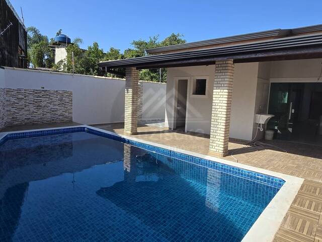 CASA COM PISCINA para Venda em Itanhaém - 5