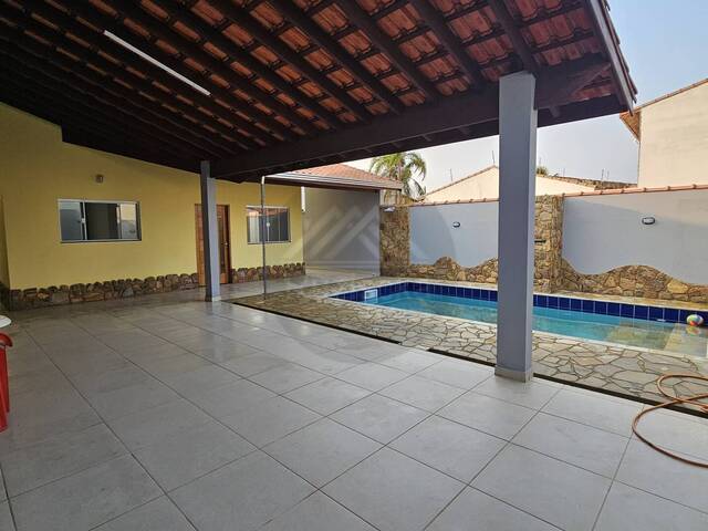 CASA COM PISCINA para Venda em Itanhaém - 5