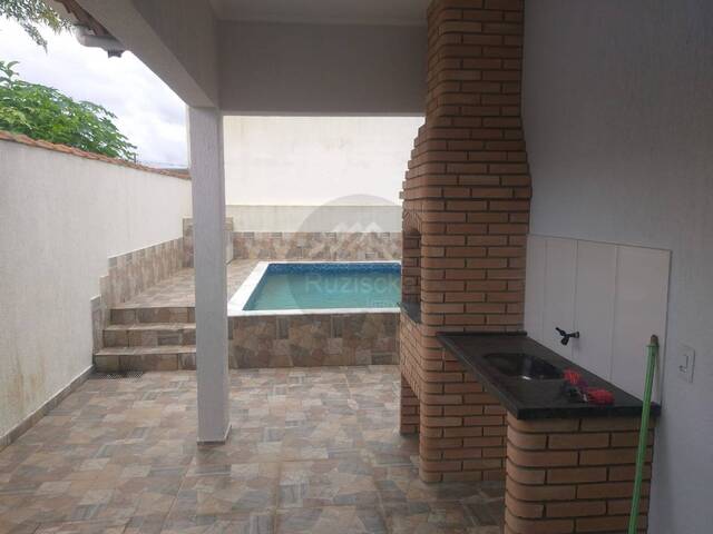 CASA COM PISCINA para Venda em Mongaguá - 5