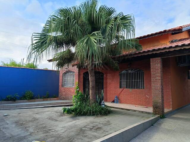 CASA COM PISCINA para Venda em Itanhaém - 5