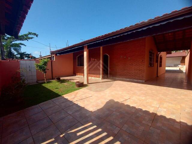CASA COM PISCINA para Venda em Itanhaém - 4