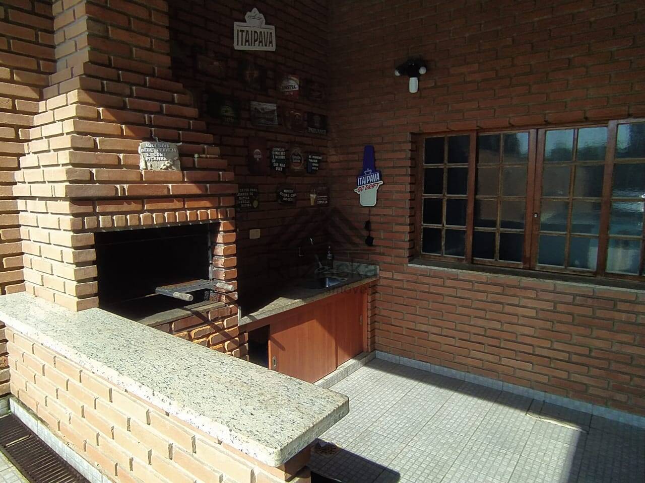 Casa à venda com 5 quartos, 172m² - Foto 2