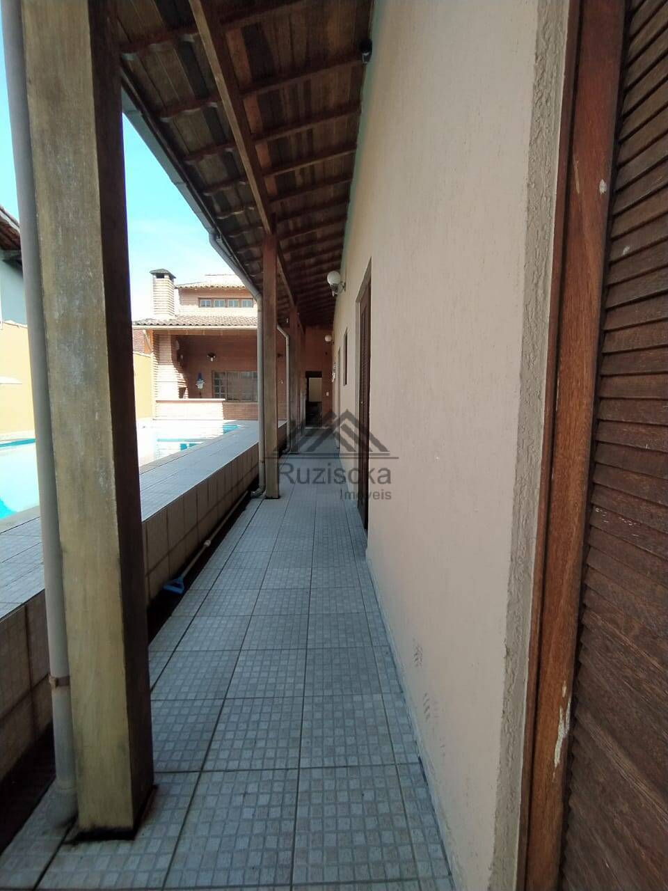 Casa à venda com 5 quartos, 172m² - Foto 8