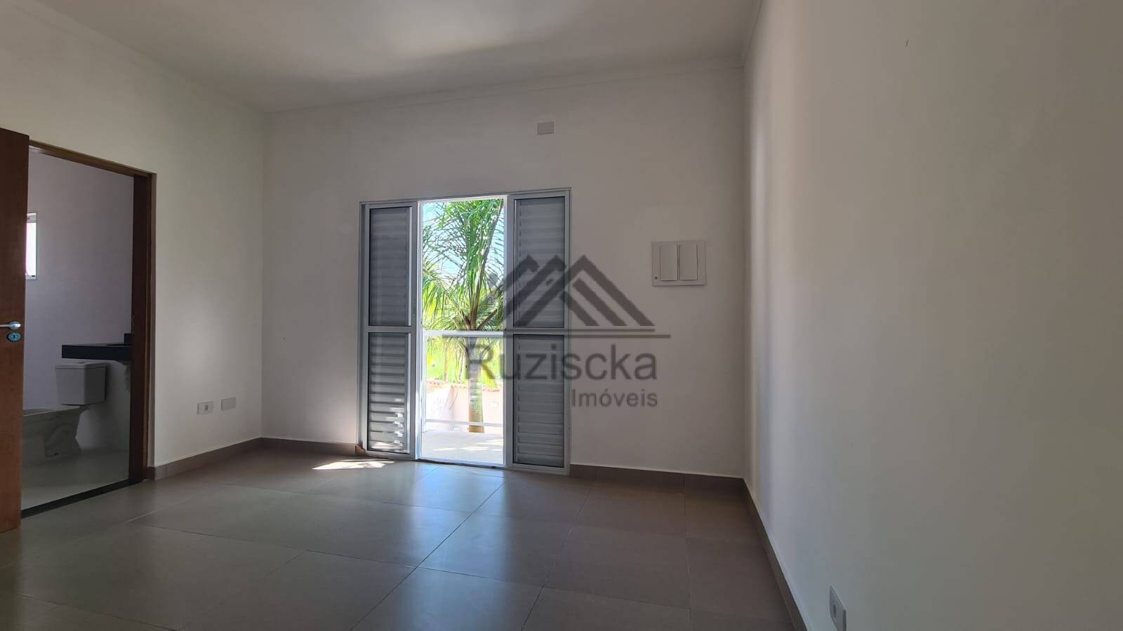 Casa à venda com 3 quartos, 105m² - Foto 5