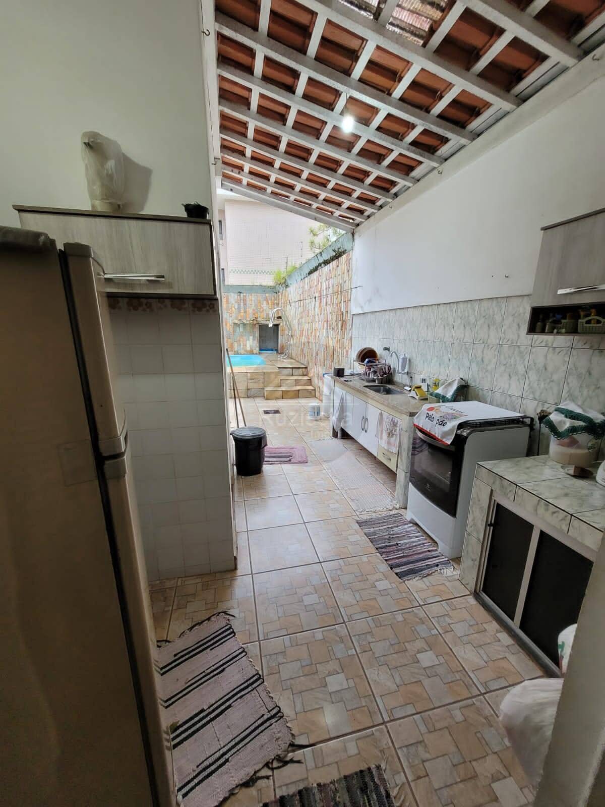 Casa à venda com 4 quartos, 333m² - Foto 12