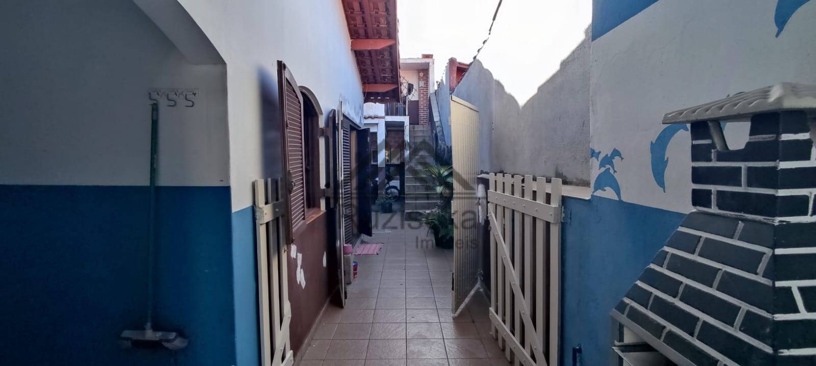 Casa à venda com 3 quartos, 162m² - Foto 4