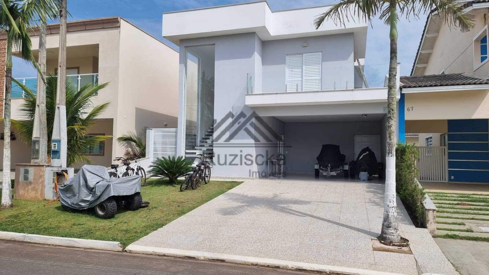 Casa à venda com 4 quartos, 200m² - Foto 2