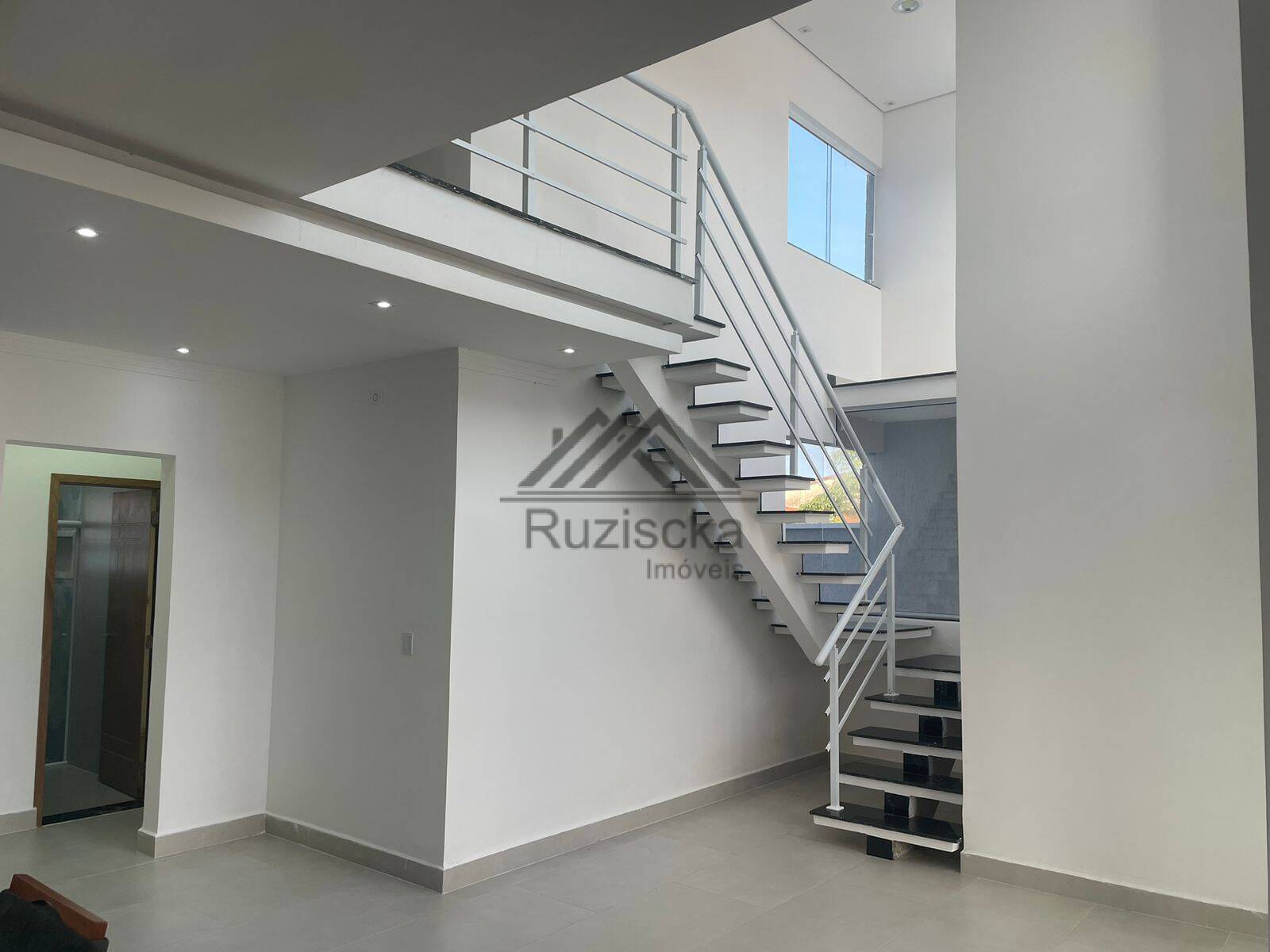 Casa à venda com 4 quartos, 240m² - Foto 18