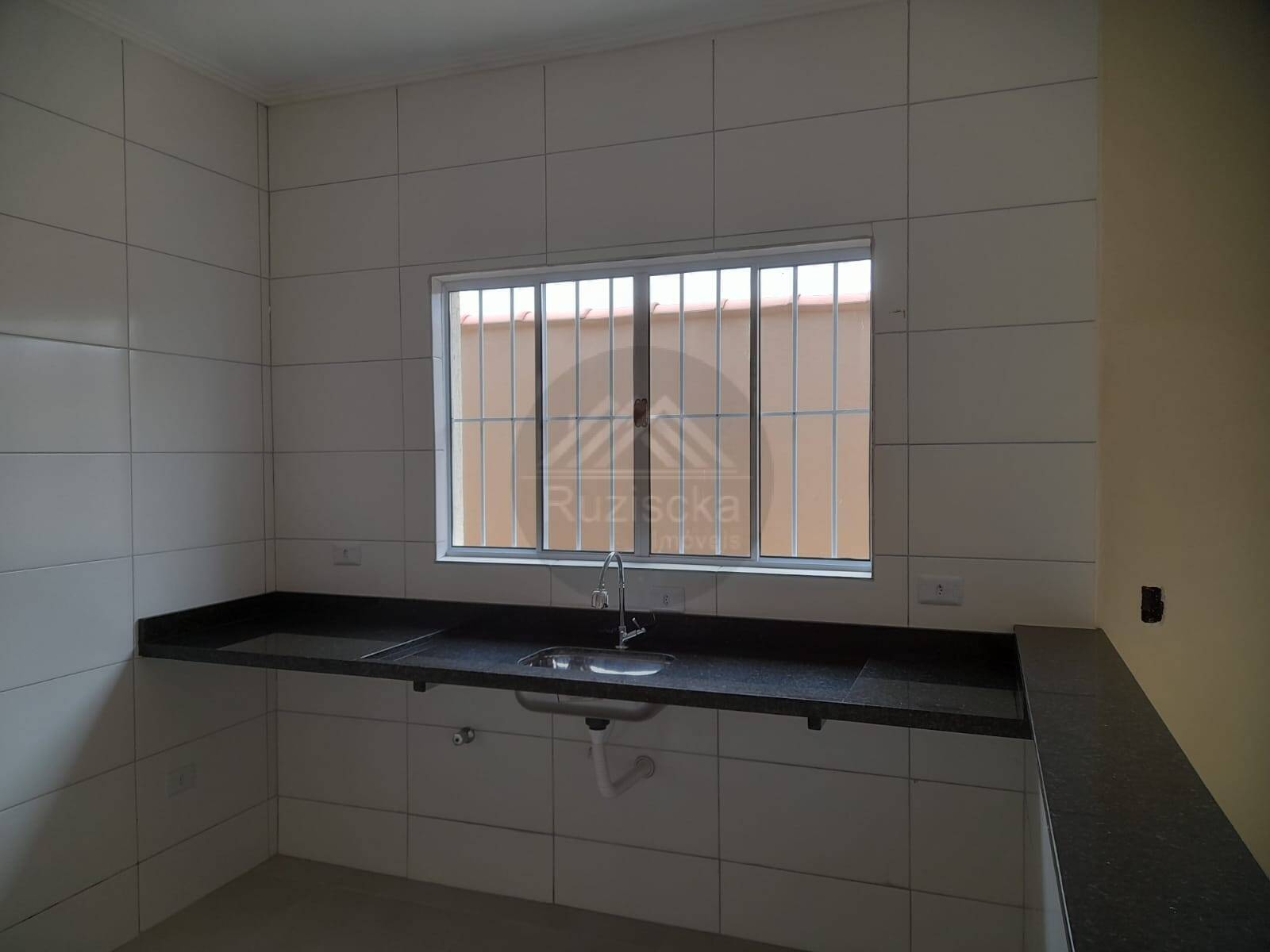 Casa à venda com 2 quartos, 60m² - Foto 6