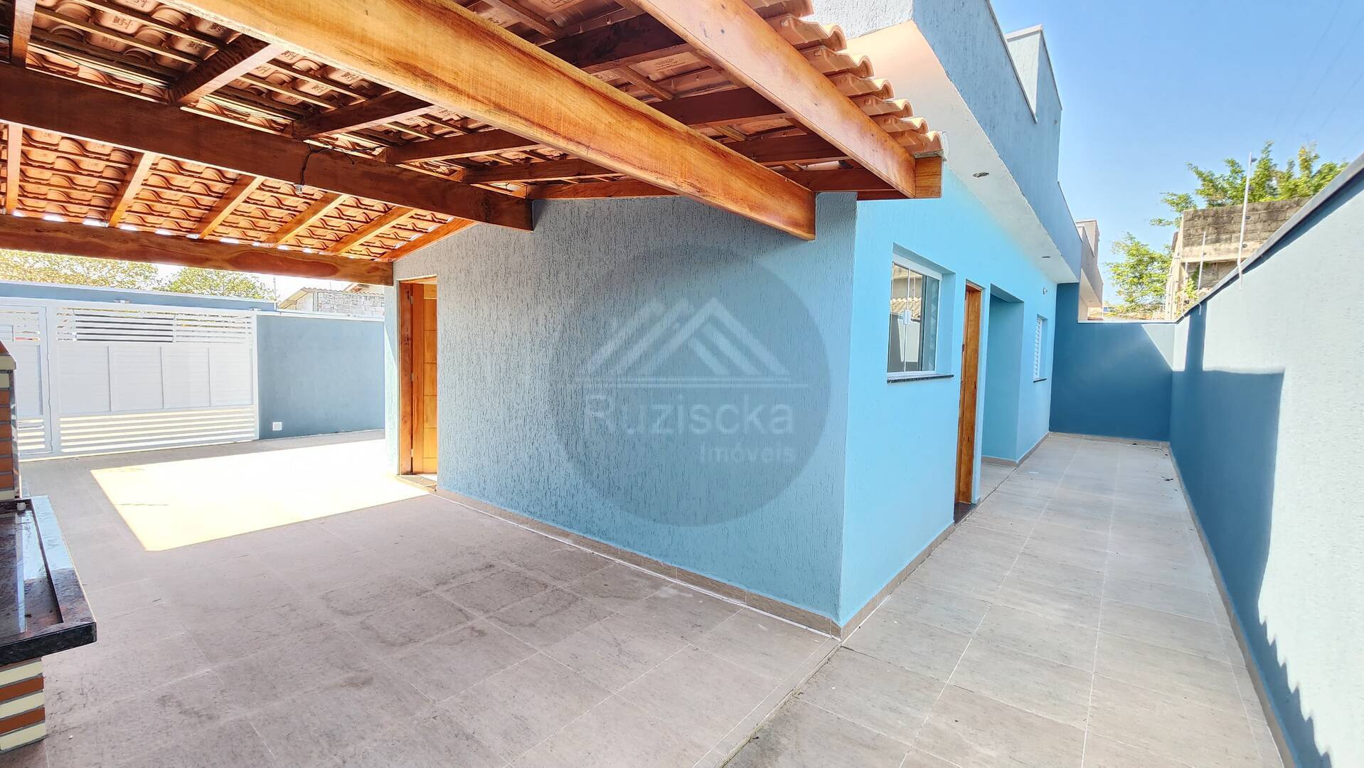 Casa à venda com 2 quartos, 154m² - Foto 2