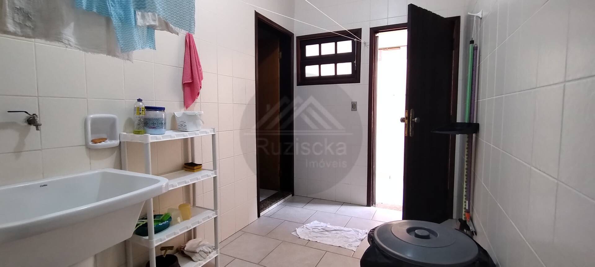 Casa à venda com 3 quartos, 195m² - Foto 11