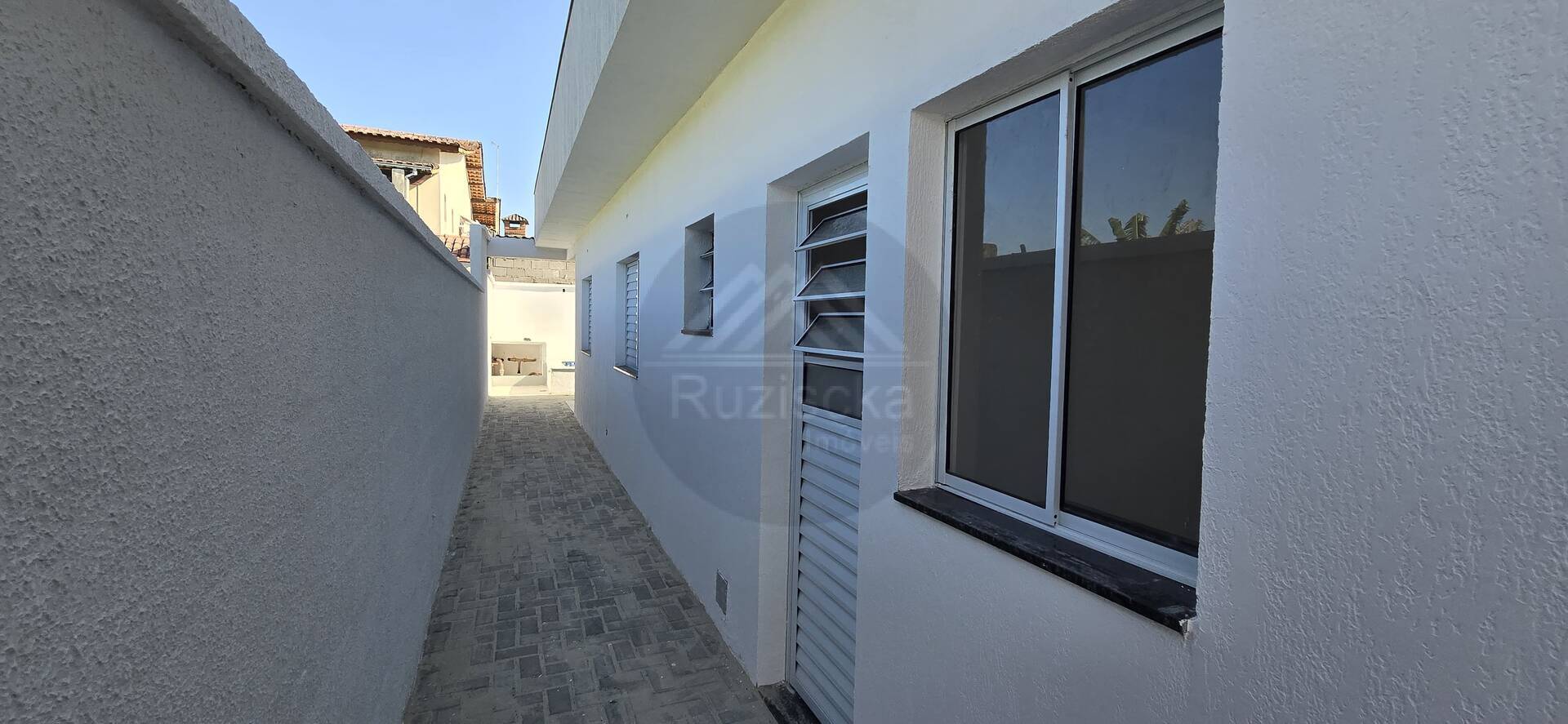 Casa à venda com 2 quartos, 68m² - Foto 3