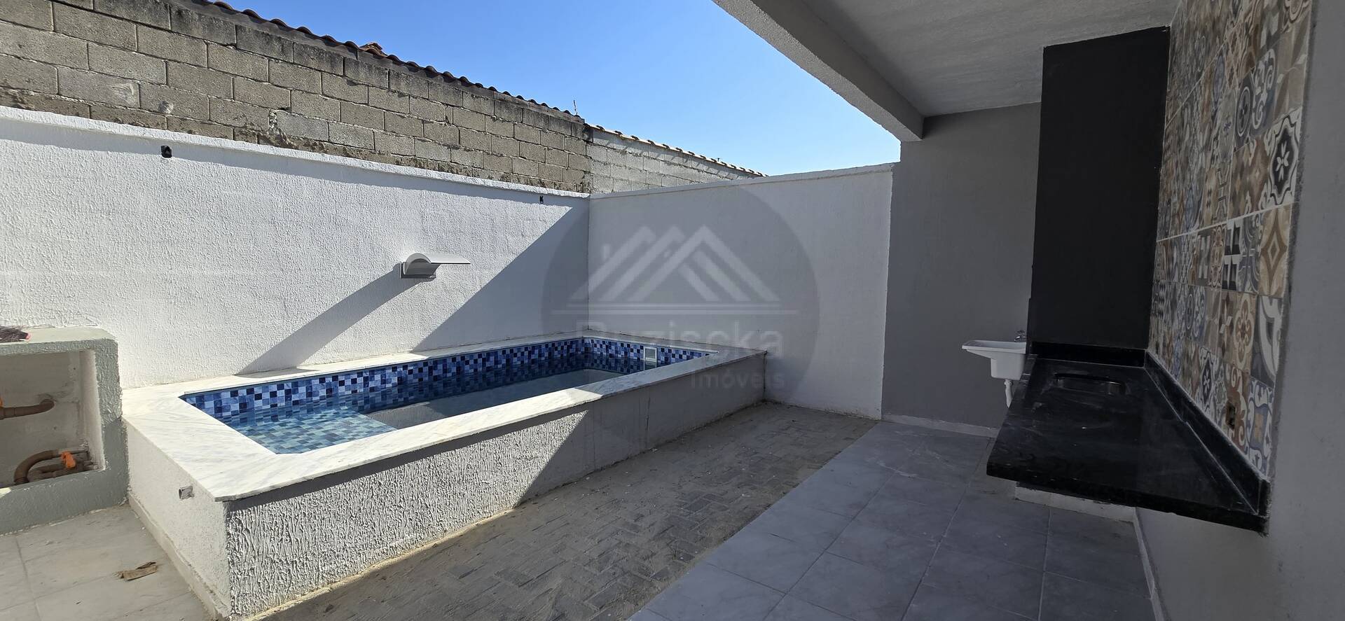 Casa à venda com 2 quartos, 68m² - Foto 4