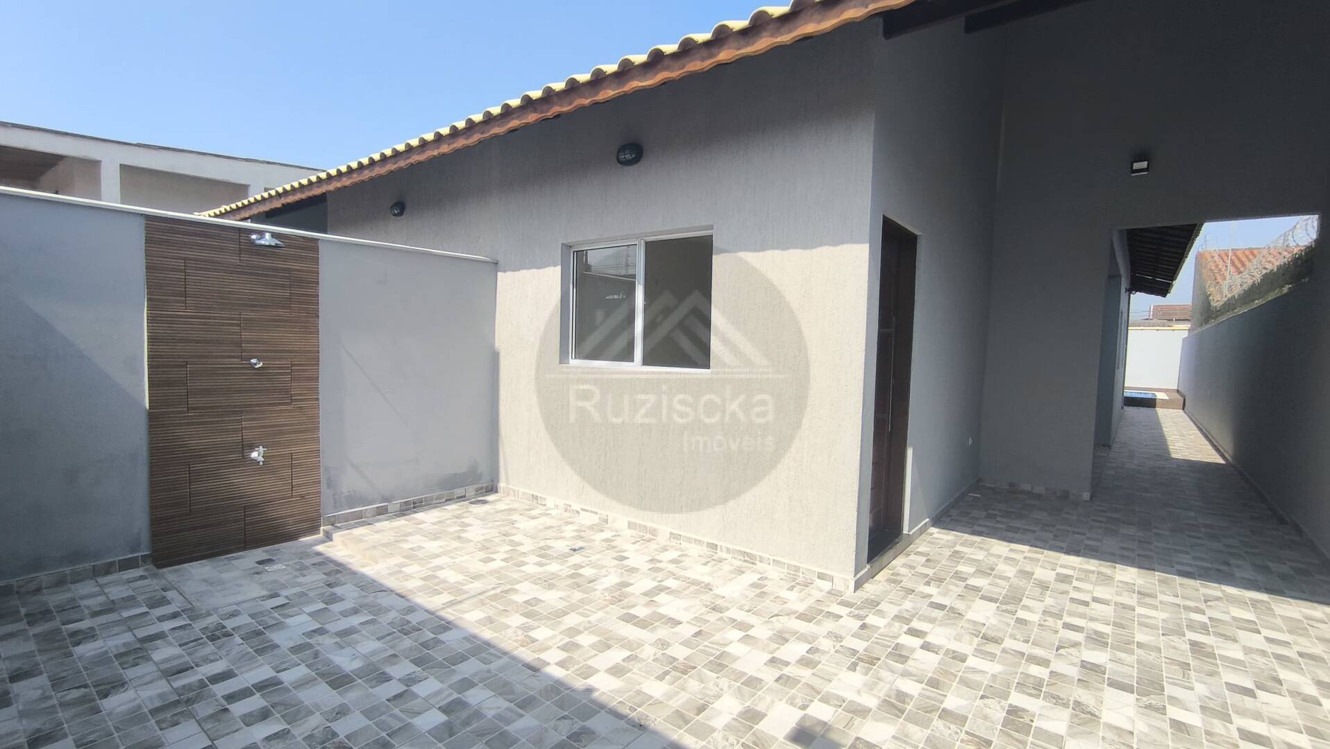 Casa à venda com 2 quartos, 78m² - Foto 1