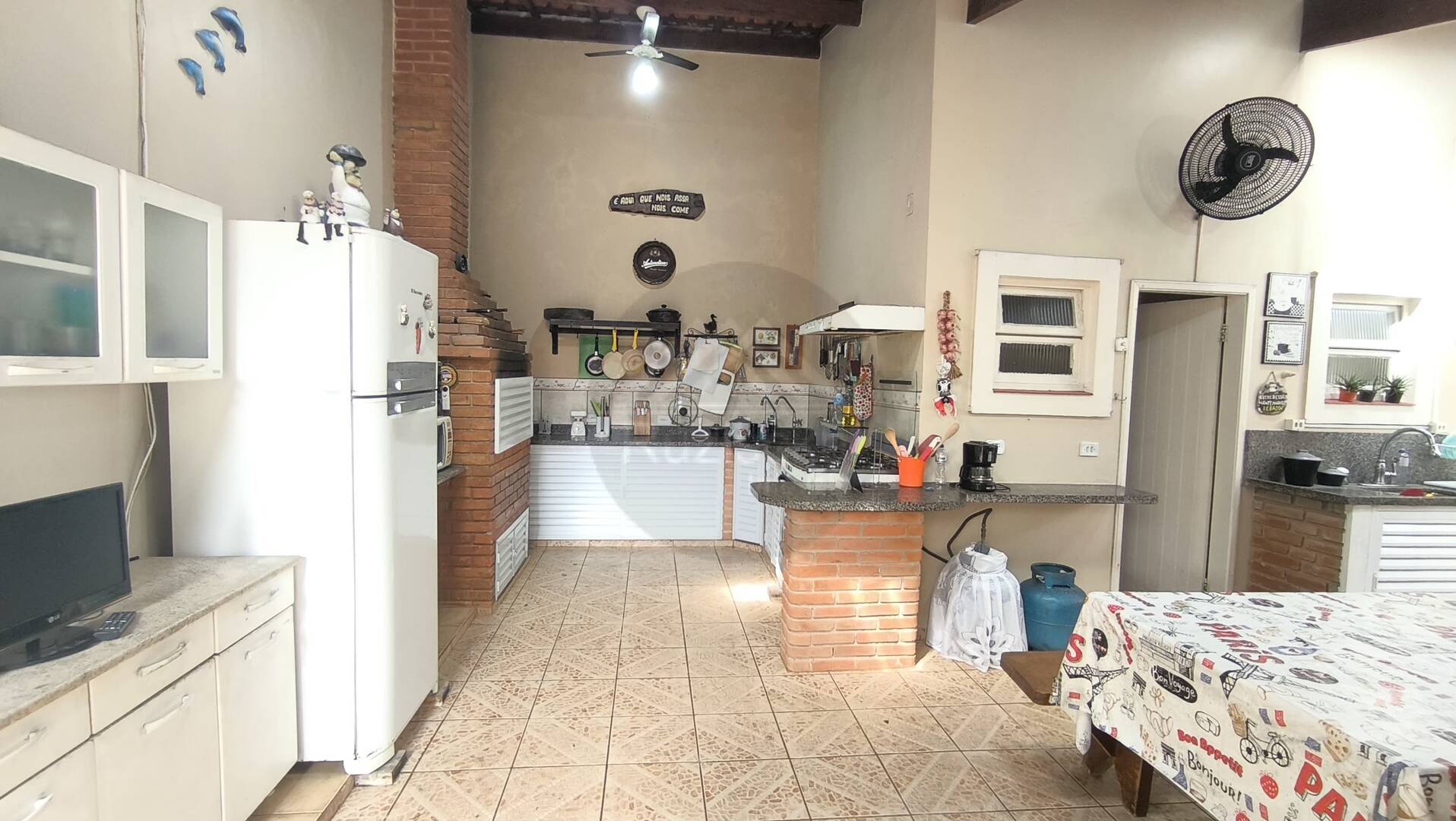 Casa à venda com 3 quartos, 300m² - Foto 14