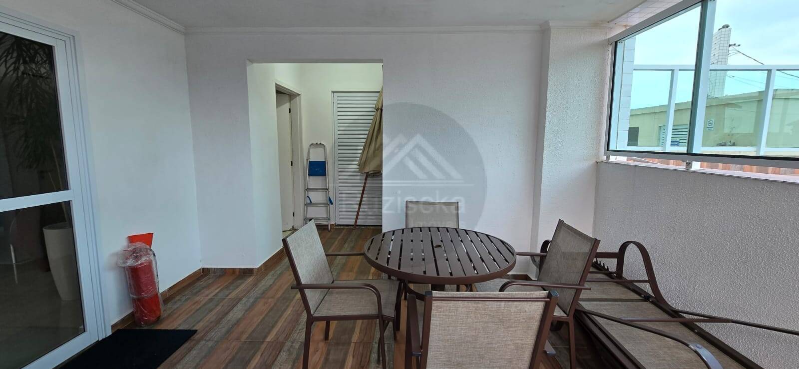 Apartamento à venda com 2 quartos, 910m² - Foto 2