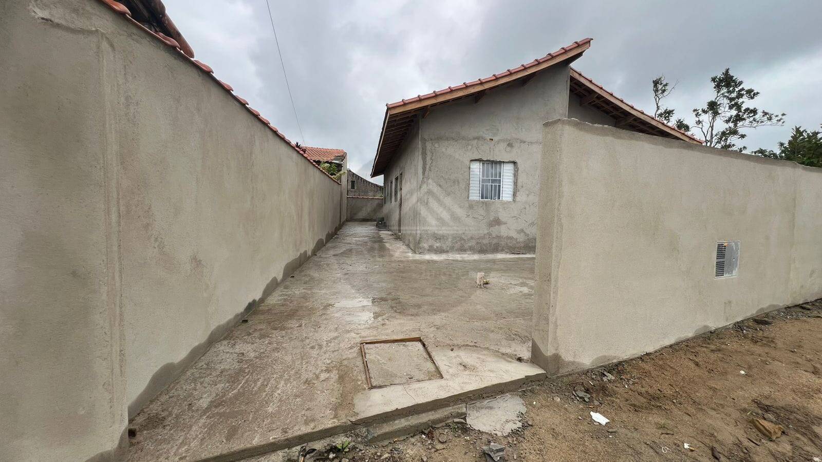 Casa à venda com 2 quartos, 59m² - Foto 1