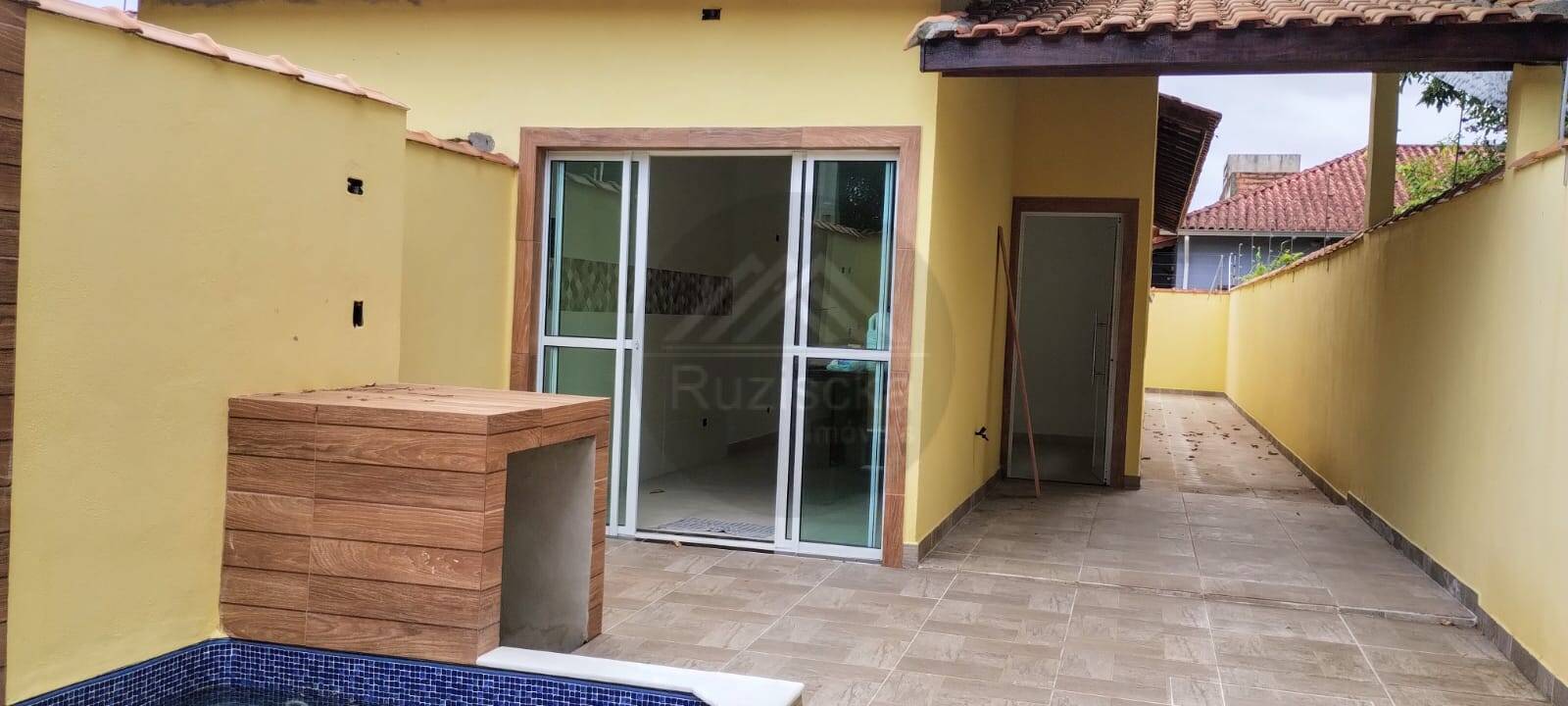 Casa à venda com 2 quartos, 60m² - Foto 1