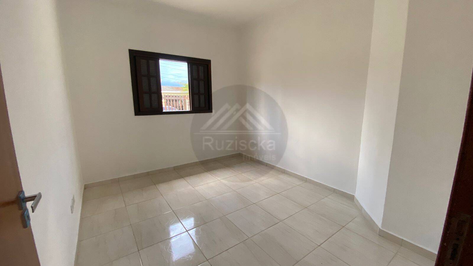 Casa à venda com 2 quartos, 56m² - Foto 4