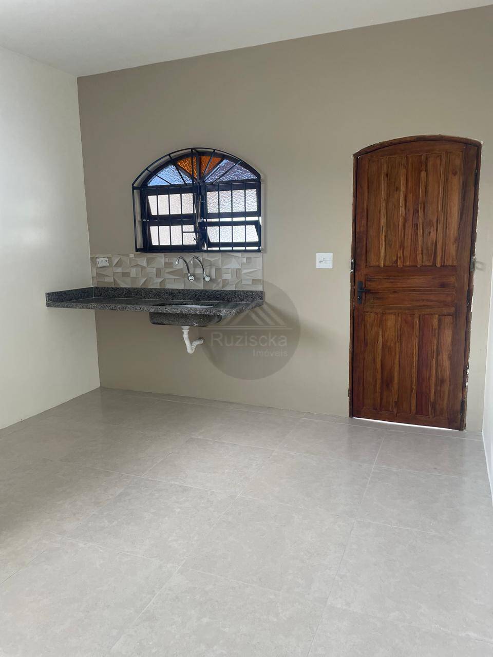 Casa à venda com 2 quartos, 69m² - Foto 9