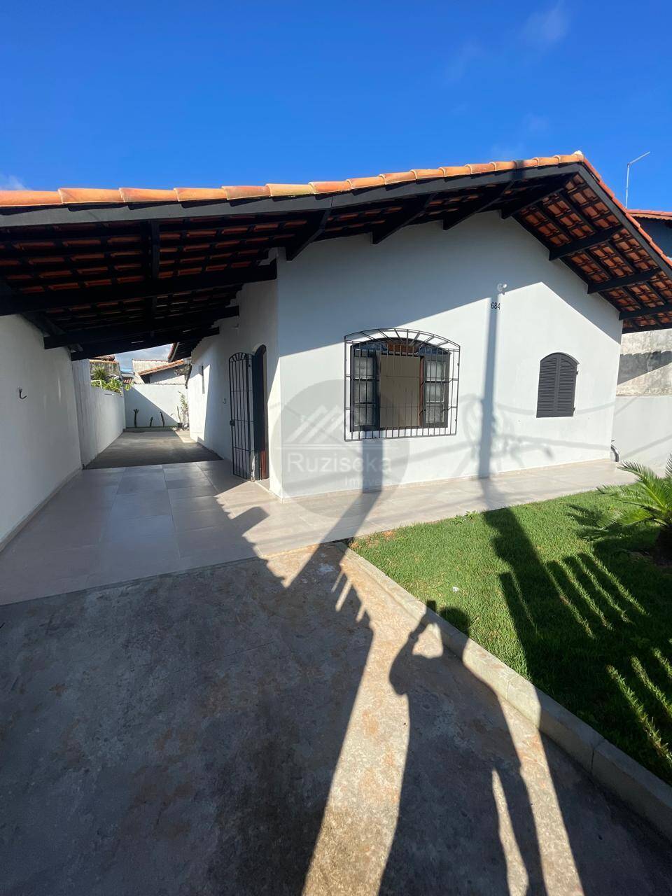 Casa à venda com 2 quartos, 69m² - Foto 2