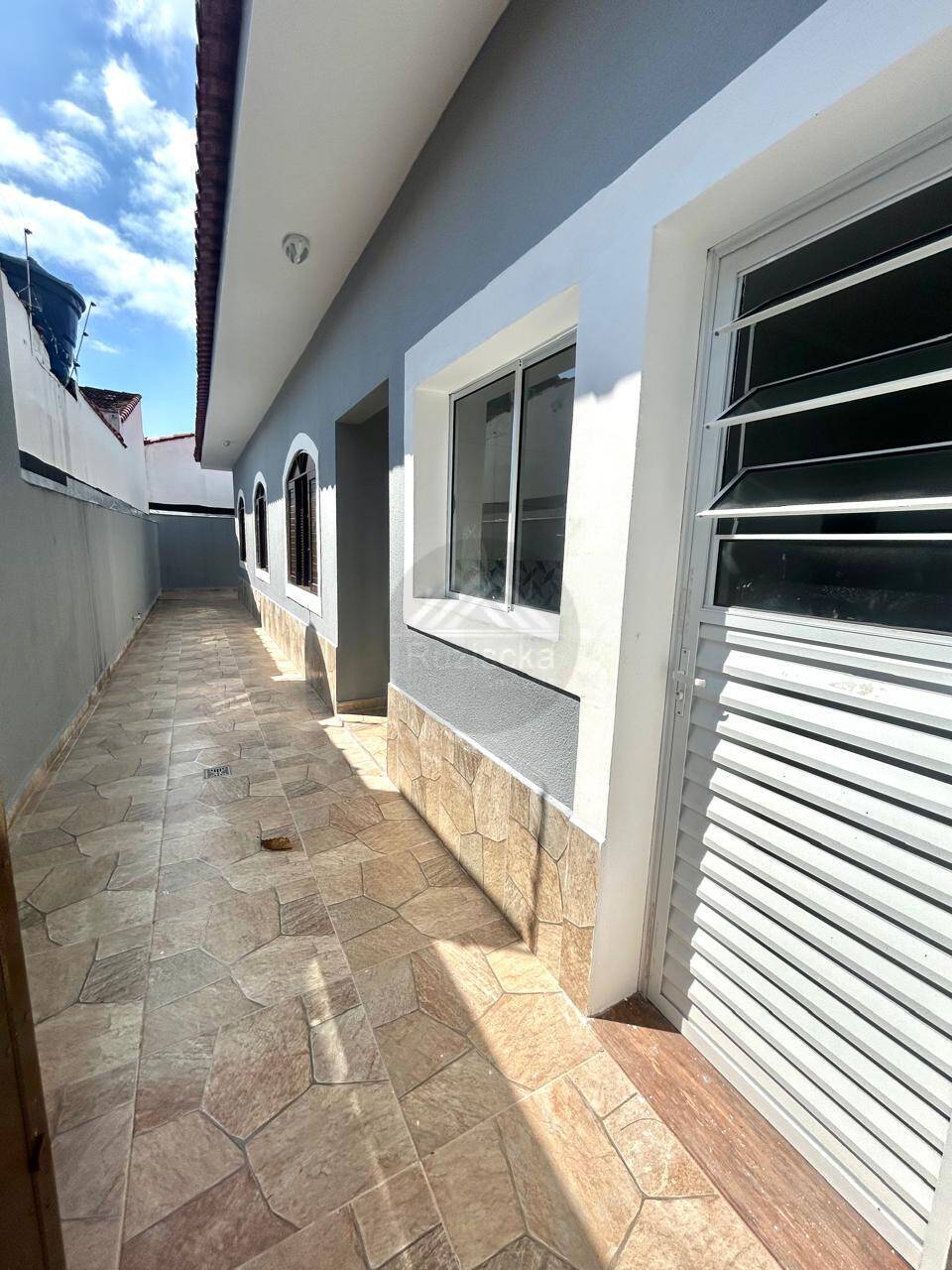 Casa à venda com 3 quartos, 104m² - Foto 2